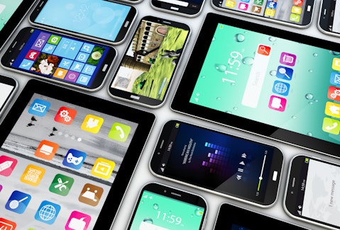 Loop Capital Initiates Coverage on Cirrus Logic, Inc. (NASDAQ:CRUS), Predicts Gains from iPhone Shipments and GenAI Demand
