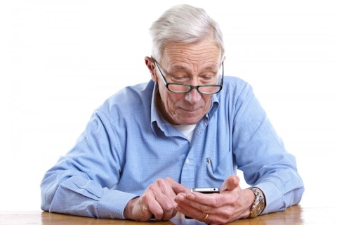 7 Easy to Use Mobile Phones for the Elderly