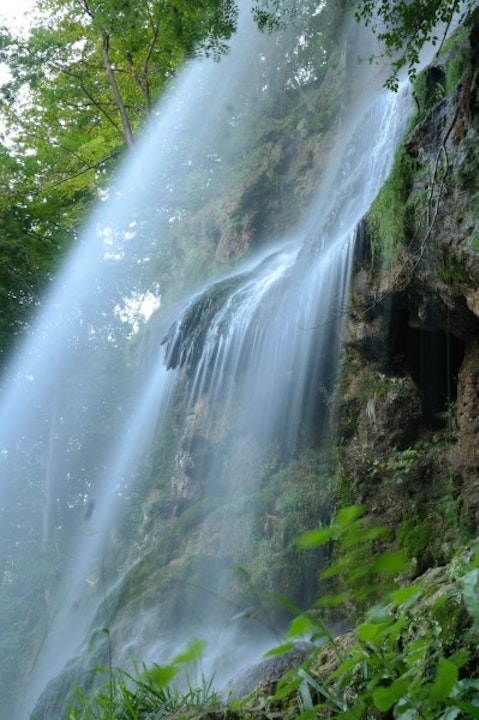 waterfall-225966_1280