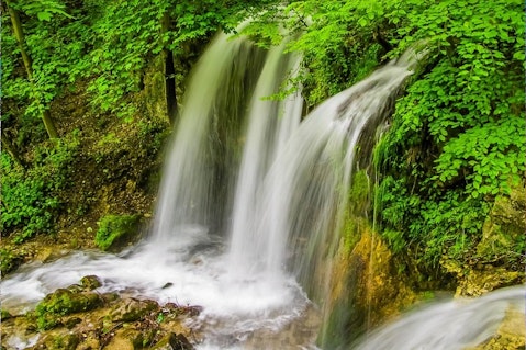 waterfall-886178_1280