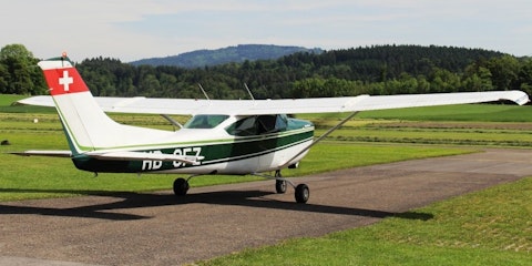 Easiest Airplanes to Learn To Fly In Cessna 150/152