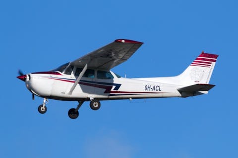 Easiest Airplanes to Learn To Fly In Cessna 172