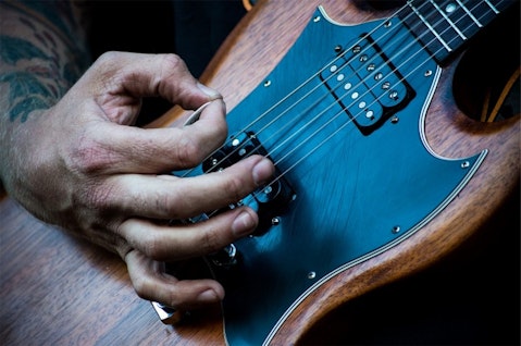 7 Countries That Make The Best Guitars in The World