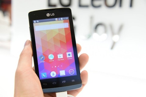 Most Compact Smartphones for People with Small Hands - LG L30
