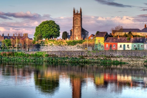 ireland, limerick, shannon, river, irish, landmark, hdr, famous, tower, flag, tourist, king, tomb, medieval, historical, stone, abbey, ruins, eire, tombstone, rock, past, culture, 11 Countries with the Best Reputation in the World