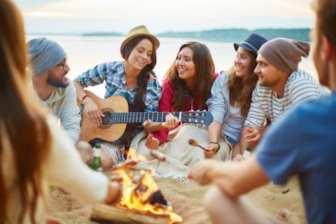  Easy Acoustic Guitar Songs for Beginners: Summer Campfire Songs 