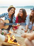 11 Easy Acoustic Guitar Songs for Beginners: Summer Campfire Songs