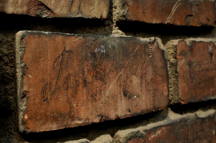 Advantages and Disadvantages of Rooting your Android Phone