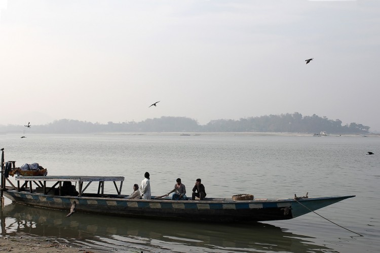 Brahmaputra river-ferry-828301_1280