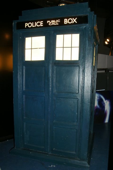 the-tardis-263153_1920