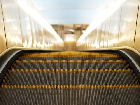 escalator-897670_1920