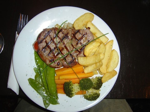 sirloin-steak-meal-586696_1920