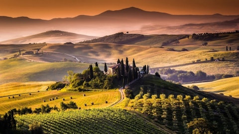 tuscany-945506_192011 Places with the Most Moderate Climate in the World 