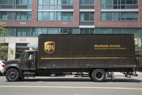 parcel, downtown, delivery, post, america, usa, truck, national, worldwide, courier, north, travel, business, brown, new, logistic, fleet, commercial, postal, deliver, service, york, 10 Biggest Trucking Companies in America