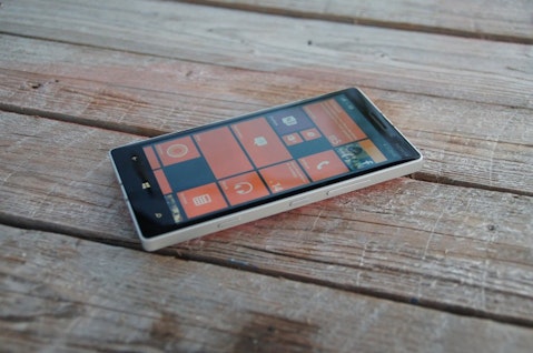 lumia-889924_1920 9 Smartphones with Expandable Memory: 2015 Models 