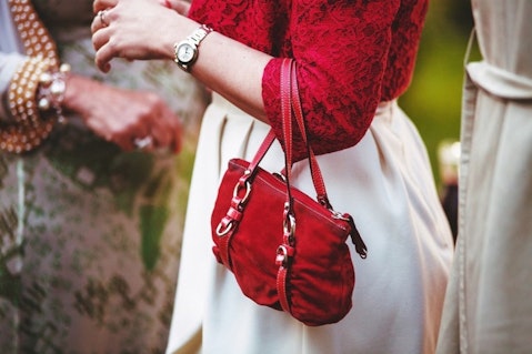 model-993911_1280 10 Simple Inventions That Made Millions