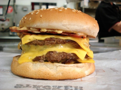 cheeseburger-820178_1920 12 Best Bargain Burgers & Fries in America