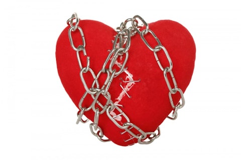 pain, feelings, isolated, divorce, staples, white, passion, red, concept, crack, break, unity, symbol, fix, grief, chained, 12 Hardest States to get a Divorce in America