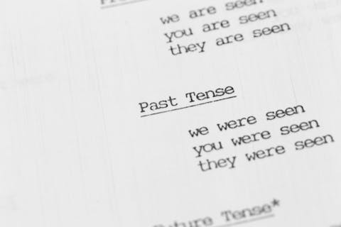 past, english, grammar, isolated, white, verb, study, write, symbol, blackboard, element, simple, idea, class, illustration, icon, design, text, childhood, school, vintage,11 Common English Mistakes Made by Chinese Speakers