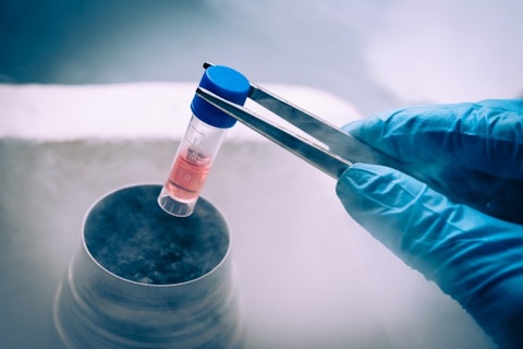 cell, stem, research, cold, liquid, nitrogen, medical, test, experiment, clothing, protective, artificial, white, temperature, laboratory, freeze, cryopreservation, samples,