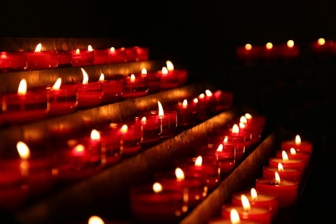 mass, closeup, sacrifice, wishes, red, day, glowing, symbol, light, spiritual, jesus, christmas, glow, black, faith, tea, religious, dark, several, flame, church, candlelight, cult, 10 Most Dangerous Religious Cults in the World 