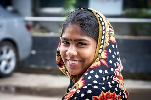 bangladesh, woman, clothing, familiy, people, muslims, men, colorful, asians, workers, typical, clothes, bangaldesh, indians, smile, laborers, buddhists 11 Countries with Highest Female Population