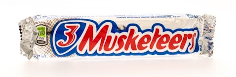 temptation, dessert, bar, musketeers, snack, name, chocolate, editorial, candy, tasty, grocery, food, sweet, illustrative, studio, label, three, brand, 3, Top 11 Selling Chocolate Bars in the World