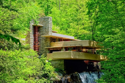 fallingwater-378309_1280 11 Most Famous Architects In The World