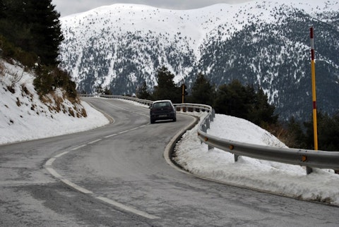 road-546166_1280 11 States that Give Licenses to Illegal Immigrants