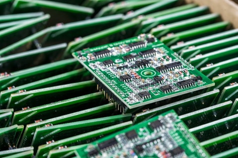 microchip, closeup, green, engineering, assembly, processor, digital, circuit, technology, macro, equipment, microprocessor, box, system, pc, installation, circuitry,