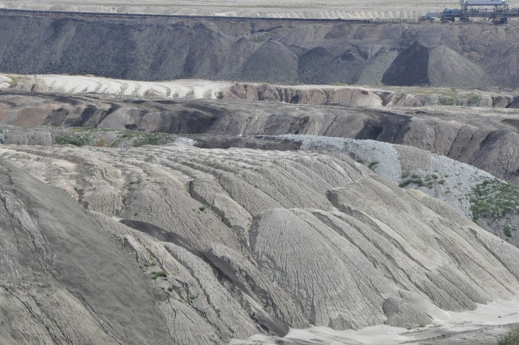 15 Easy Jobs that Pay Well Without a Degree 