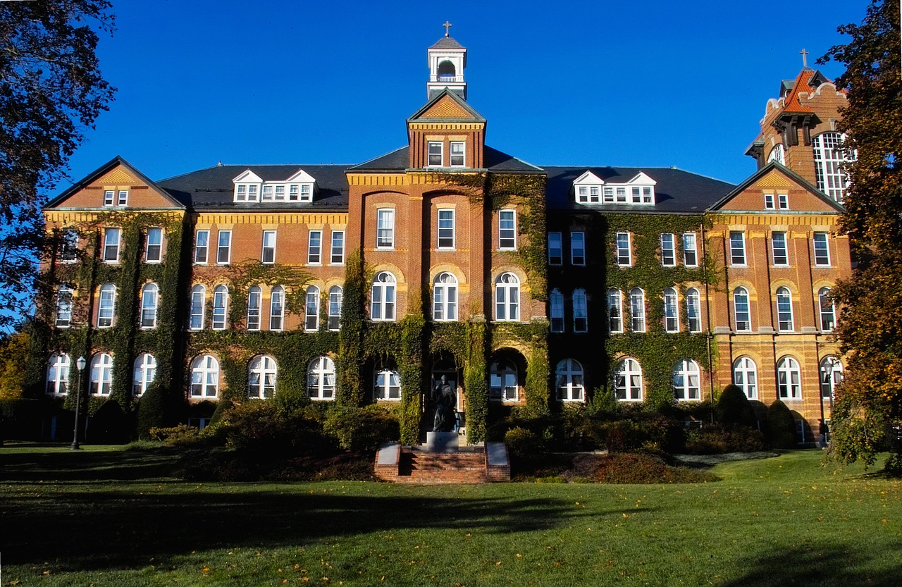 30 Colleges With the Highest Acceptance Rates
