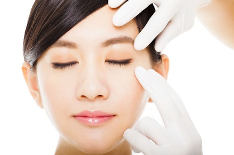 Estee Lauder (EL) Doesn't Have the Horses, Says Jim Cramer