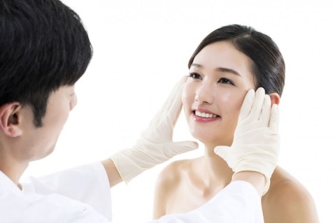 adult, asian, beautician, beauty, beauty treatment, care, characters, cheekbone, chin, confidence, consultation, cosmetic, doctor's gown, face, gloves, hands, indoor photography, isolated on white, jaw line, korean, lifestyle, medical, medicine, model, person, photos, plastic surgery, pose, skincare, studio shot, surgical gloves, therapy, touch, treatment, white background, woman, young woman