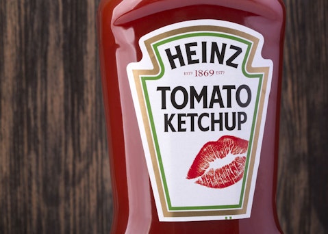 background, black, bottle, brand, close, detail, editorial, food, heinz, illustrative, ketchup, label, name, plastic, product, red, sauce, shot, studio, table, tomato, top, up