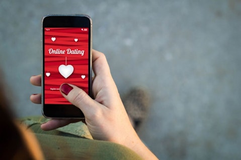 10 Best Dating Apps for Hooking Up in NYC