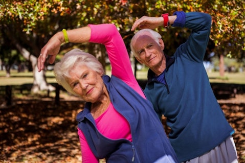 7 Easiest Fitness Trackers To Use Without Phone For Seniors