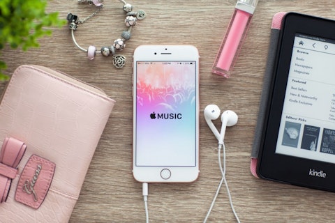 Apple Music vs Pandora vs Spotify vs iHeartRadio & More: The Best Music Streaming Service Right Now