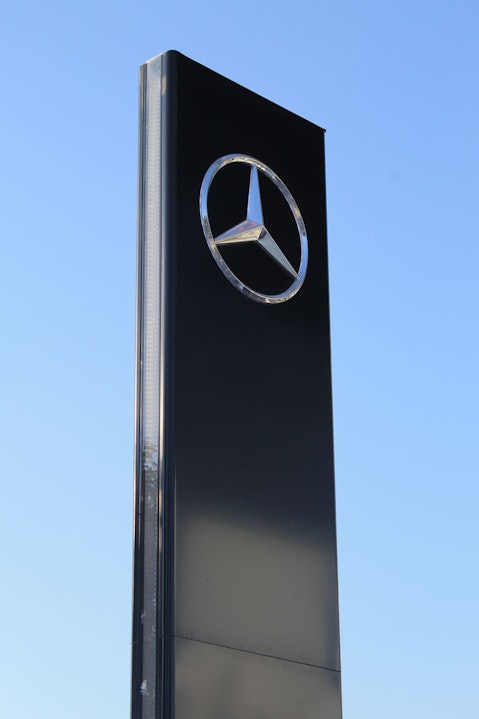 Logo Mercedes Benz Imágenes y Fotos - 123RF