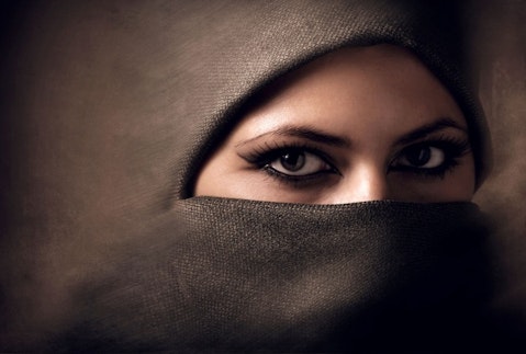 2 Countries Where Hijab Is Mandatory For Foreigners