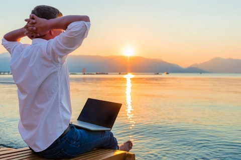 11 Online Summer Jobs For College Students With No Experience