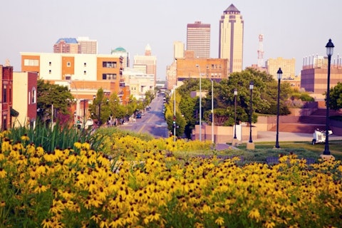 16 Up and Coming Affordable Small Cities to Live in The USA