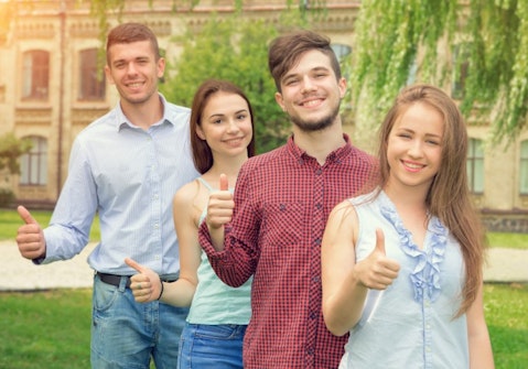 17 High Paying Summer Jobs for 15-Year-Olds in NYC