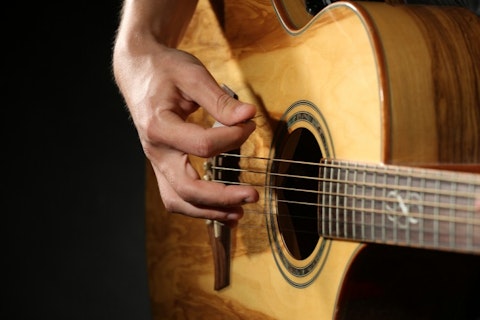 15 Easiest Acoustic Guitar Songs to Play For Beginners