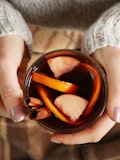 7 Best Alcoholic Drinks For Sore Throat, Cough, and Cold