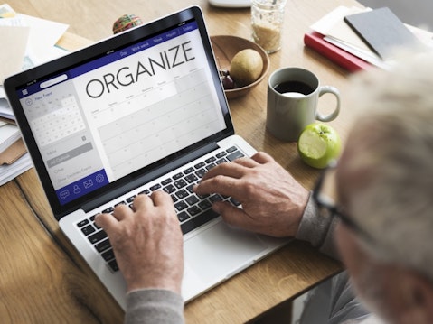 Organize on laptop