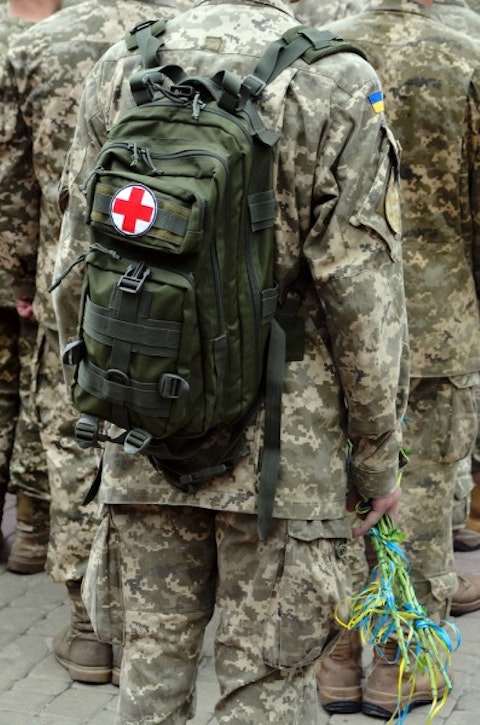 7 best paying healthcare jobs that allow you to travel