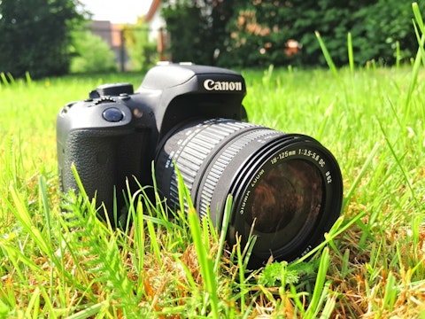 13 Best Small Lightweight Digital SLR Cameras