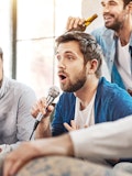 15 Easiest Karaoke Songs for Guys