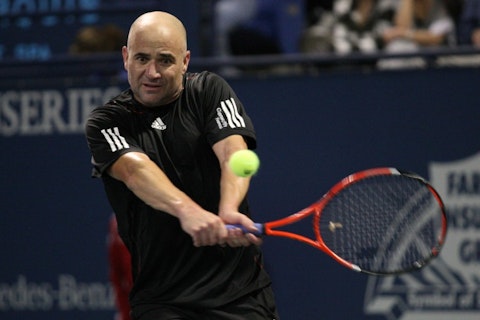 16 Best Tennis Players Who Have The Best One and Two Handed Backhand Of All Time